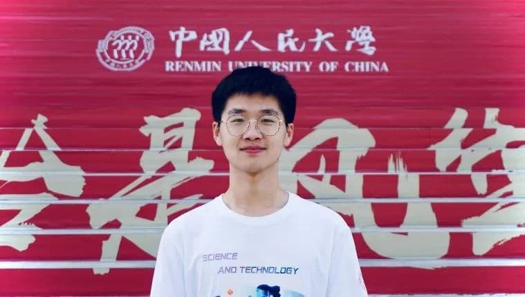 2022.5.19 Zhang Shoupeng of our group for winning the 2021 People's Daily Scholarship