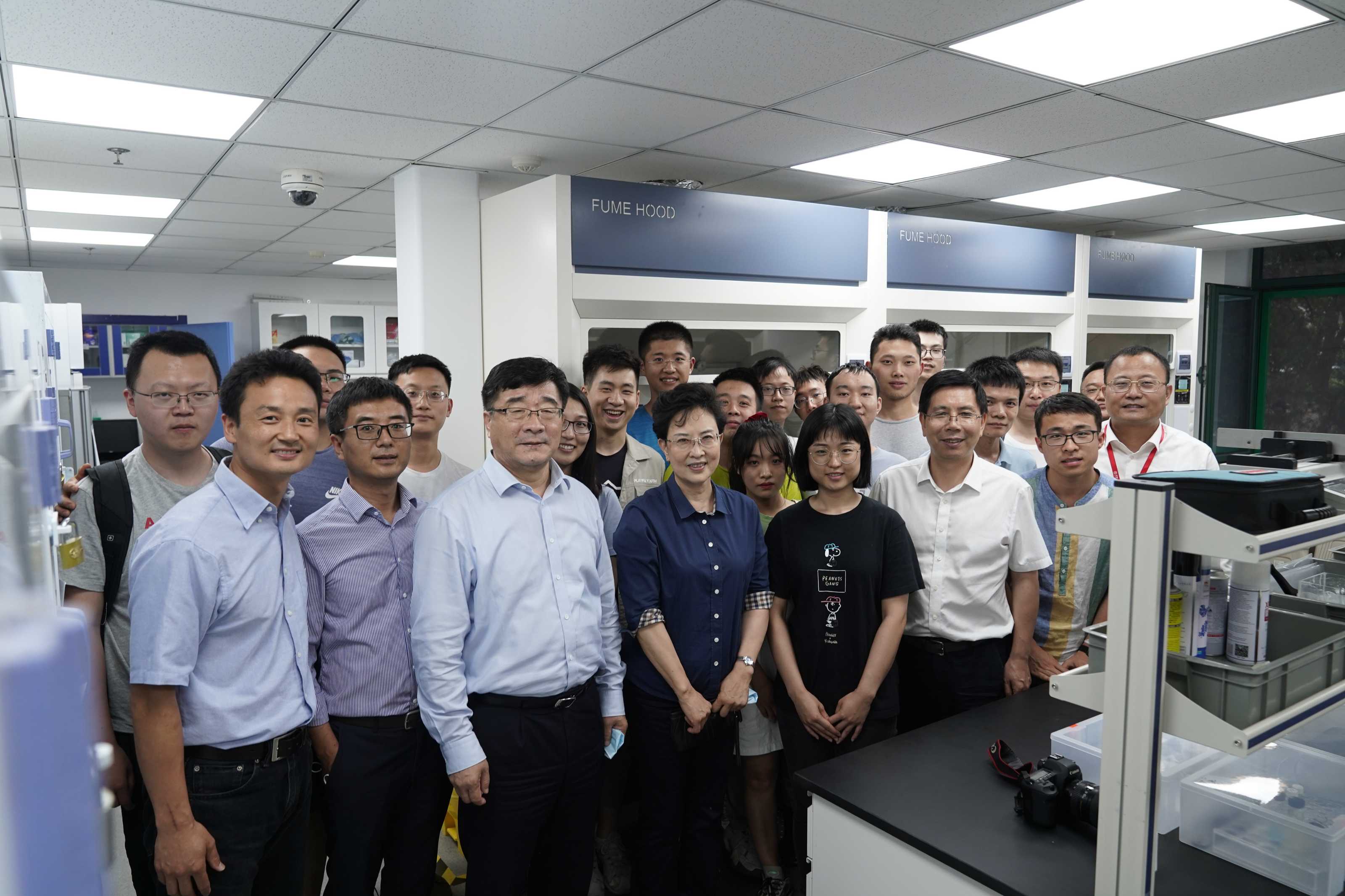 2021.6.24 Leaders from Renmin University of China visited the laboratory