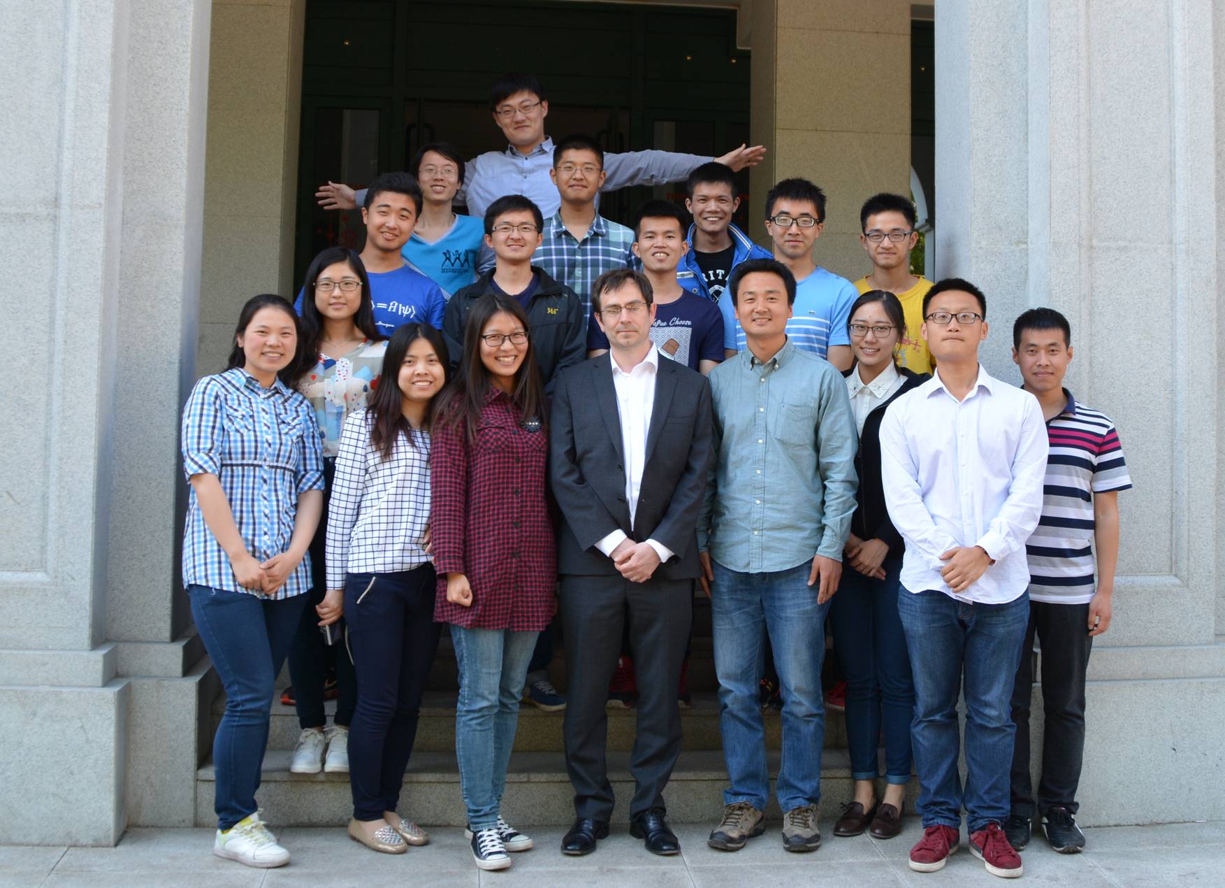 Prof. David A. Fulton visits our group